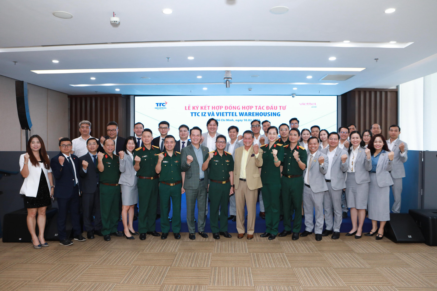 TTC IZ ký kết hợp đồng hợp tác đầu tư với Viettel Warehousing