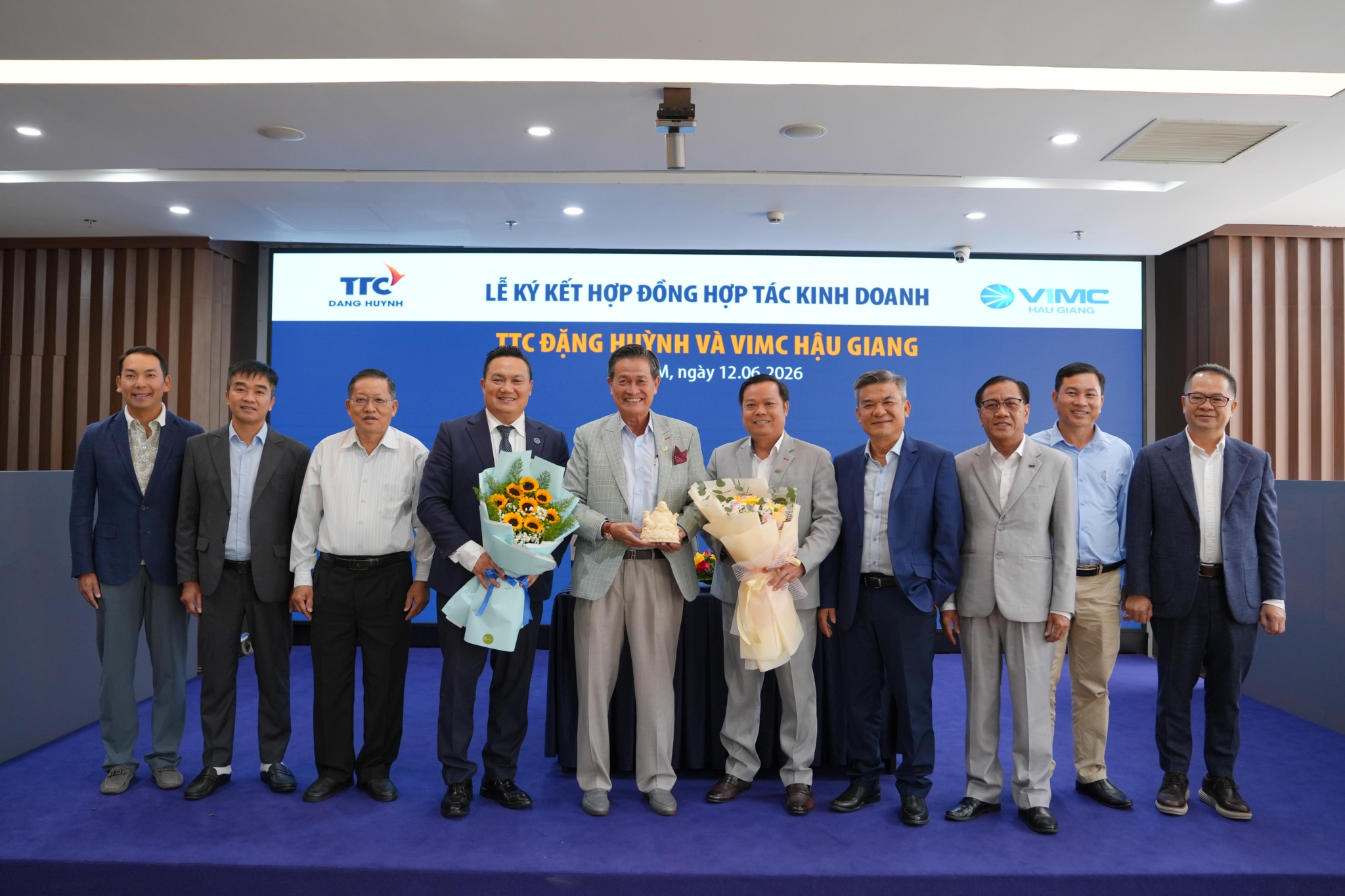 TTC Dang Huynh and VIMC Hau Giang signed a Business Cooperation Agreement to strengthen logistics infrastructure connectivity in the Mekong Delta region