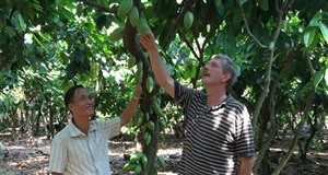 Liên kết làm giàu cùng nông dân