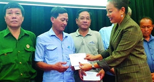 Chăm lo Tết cho cựu chiến binh, gia đình chính sách