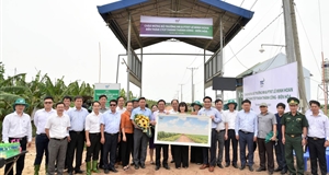 Bộ trưởng Bộ NN&PTNT Lê Minh Hoan thăm Nông trường Thành Long