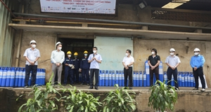 Phó thủ tướng Vũ Đức Đam khai trương Trạm bơm Oxy Thủ Đức của Hội Doanh nhân trẻ VN