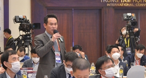 Doanh nghiệp lo tiền gói hỗ trợ kinh tế chảy vào đầu cơ bất động sản, chứng khoán