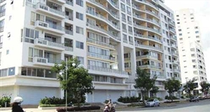 Hết tháng ngâu, đua “bung” hàng