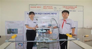 Học sinh miền Tây sáng chế đập ngăn mặn thông minh sử dụng năng lượng mặt trời