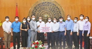 Long An tiếp nhận vật tư, thiết bị y tế hỗ trợ phòng, chống dịch bệnh Covid-19 từ Hội Doanh nhân trẻ
