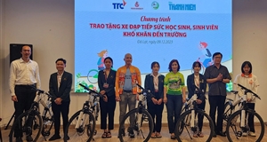 Báo Thanh Niên phối hợp tặng xe đạp tiếp sức học sinh, sinh viên đến trường