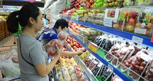 Imported fruit increasingly preferred by Vietnamese consumers