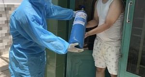 “ATM Oxy” tiếp oxy đến người cách ly tại nhà