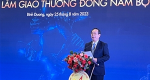 Doanh nhân trẻ tìm cơ hội tại triển lãm giao thương Đông Nam Bộ