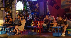 Gỡ bỏ "giờ giới nghiêm" - Đòn bẩy cho du lịch Hà Nội