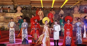 Ấn tượng Lễ hội áo dài "Huế vàng son"